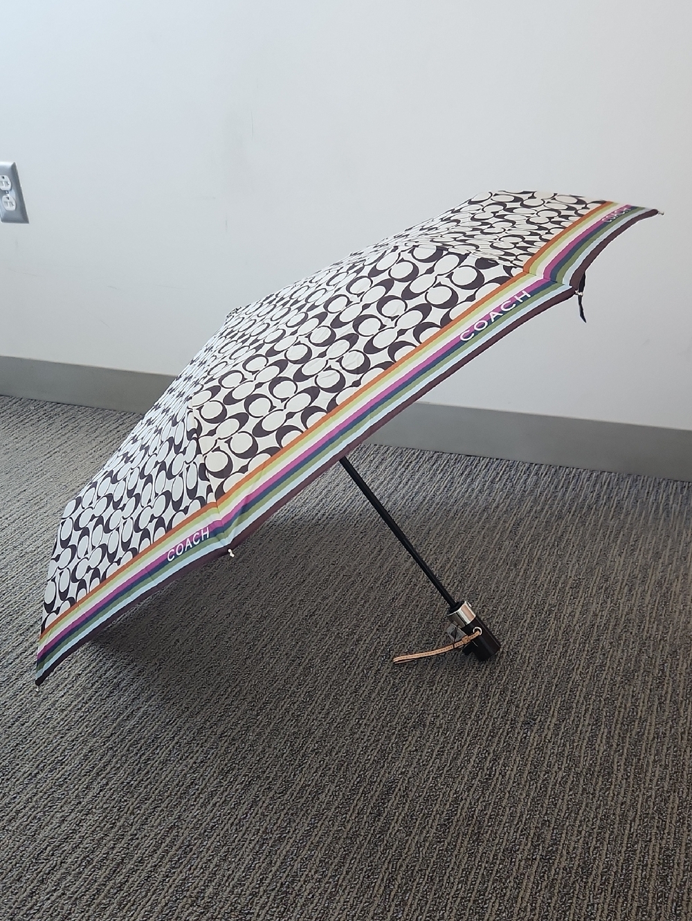 Coach Umbrella - Picture 11 of 16